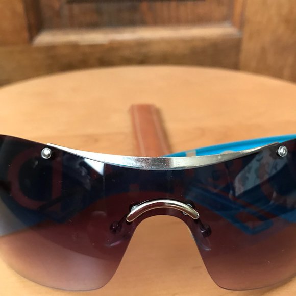 FINAL PRICE - D&D Full Frame Wrap-Around Sunglasses w/Blue Logo Arms #7 - Picture 9 of 9